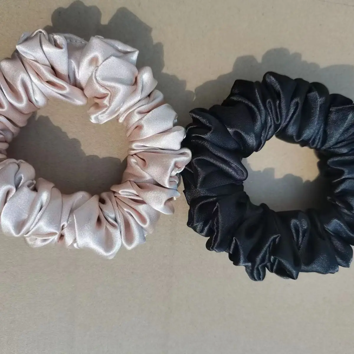 Custom New Set of Pure Color Silk Elastic Hair Bands Cloth Head Rope Scrunchies Hairband Scrunchy with Elastic Hair Tie