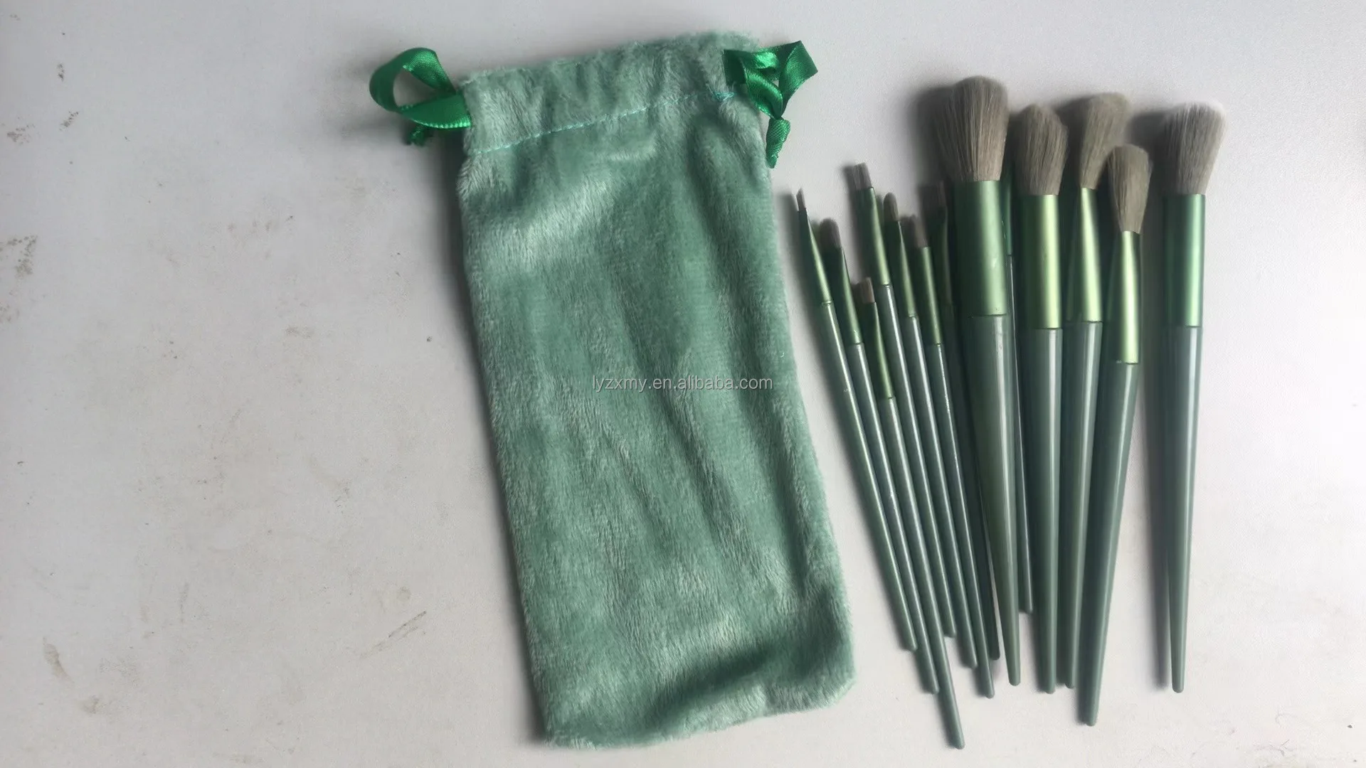 2023 custom logo makeup brush 13 pieces highlight powder blush makeup brushes set with bag sample dedicated brushes original