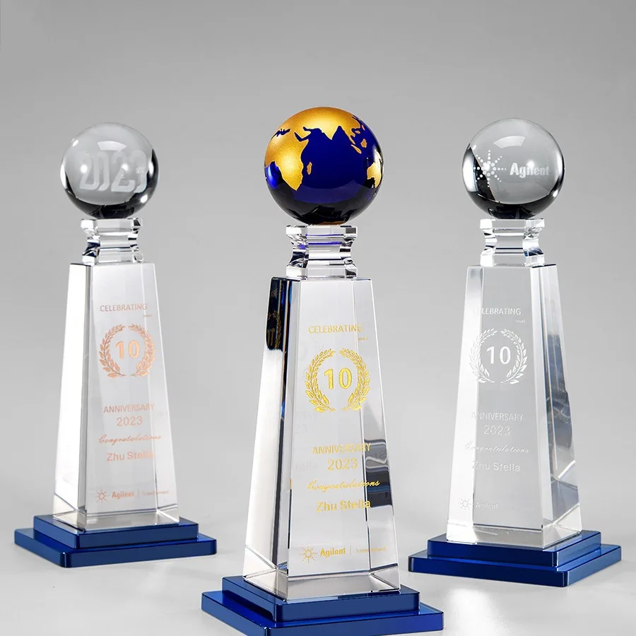 New Arrived Globe Design Customized Logo Crystal Trophy Football Trophy Annual Meeting Award supplier