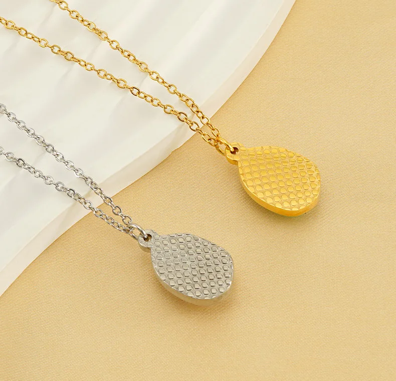 Irregular Natural Stone Crystal Pendant Necklace 18K Gold Plated Titanium Steel Clavicle Chain Necklace Fashion Women Jewelry