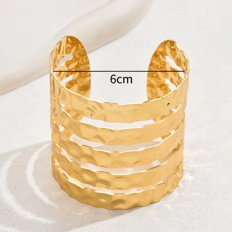 Hot Sale Latest Trends Women's Stainless Steel gold bangles Simple Style Jewelry 18k women bangle bracelet