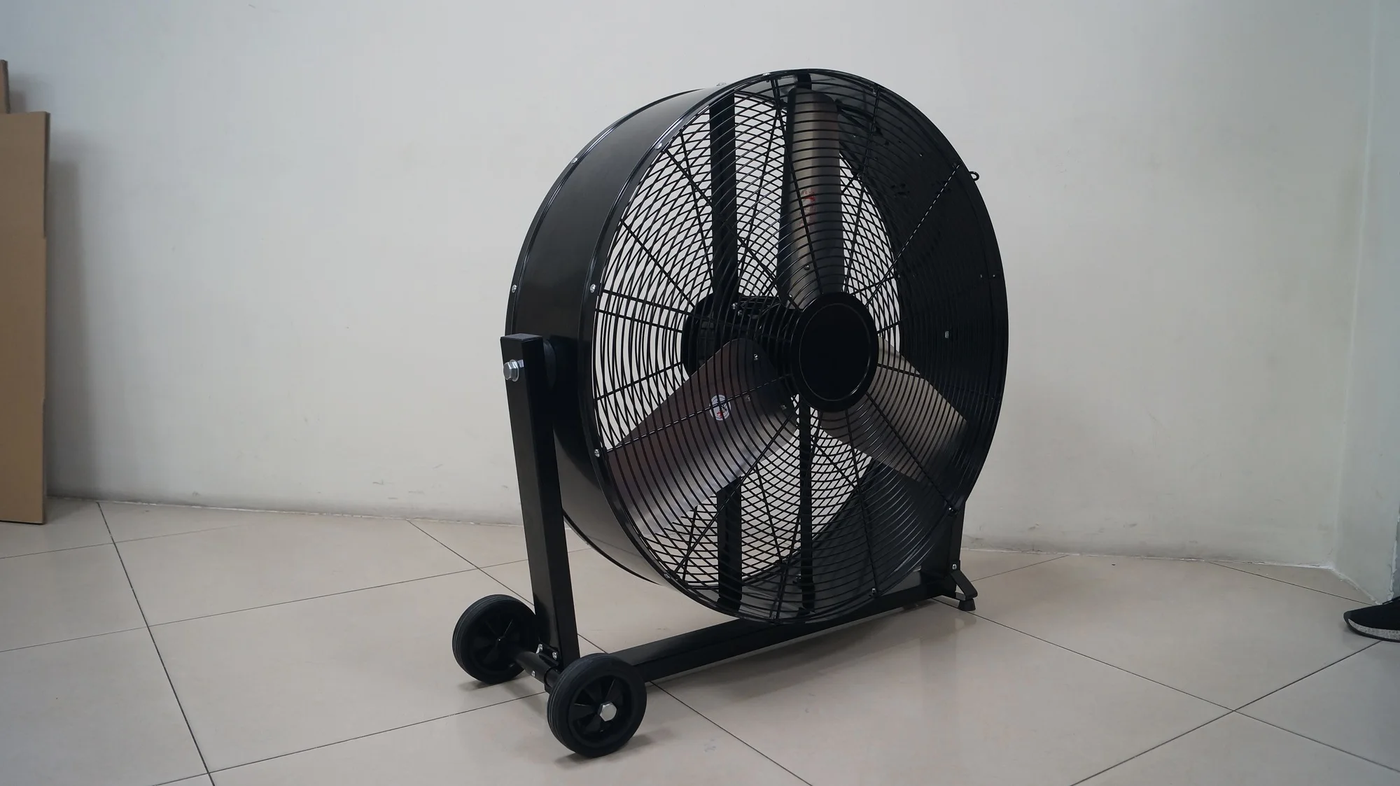 Tilted Drum Fan, 30", Aluminum - detail 10