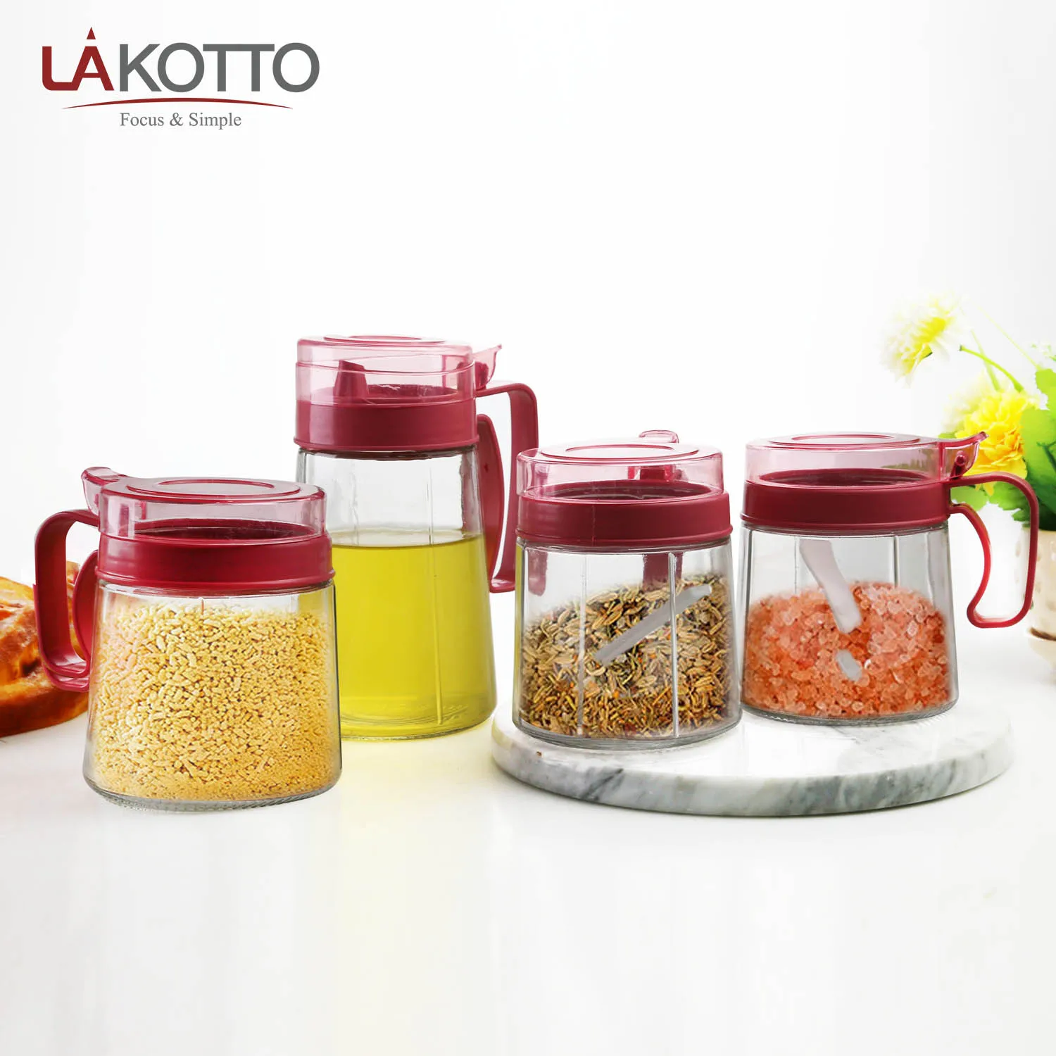 Hot sale kitchen salt bottle pepper chili shaker Glass spice jar with Press the lid and Comfortable handle