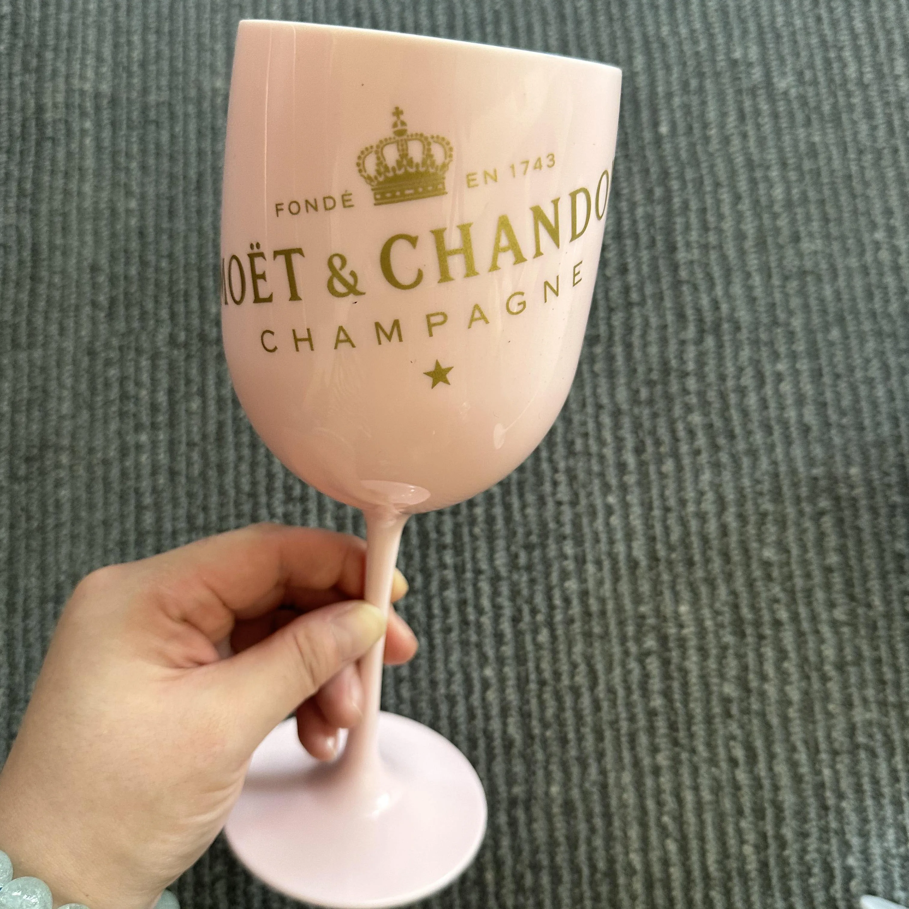WHY224 16oz Plastic Champagne Glass Cup Red Wine Glass PP Food Grade Plastic Goblet Standing Cup Customize Logo