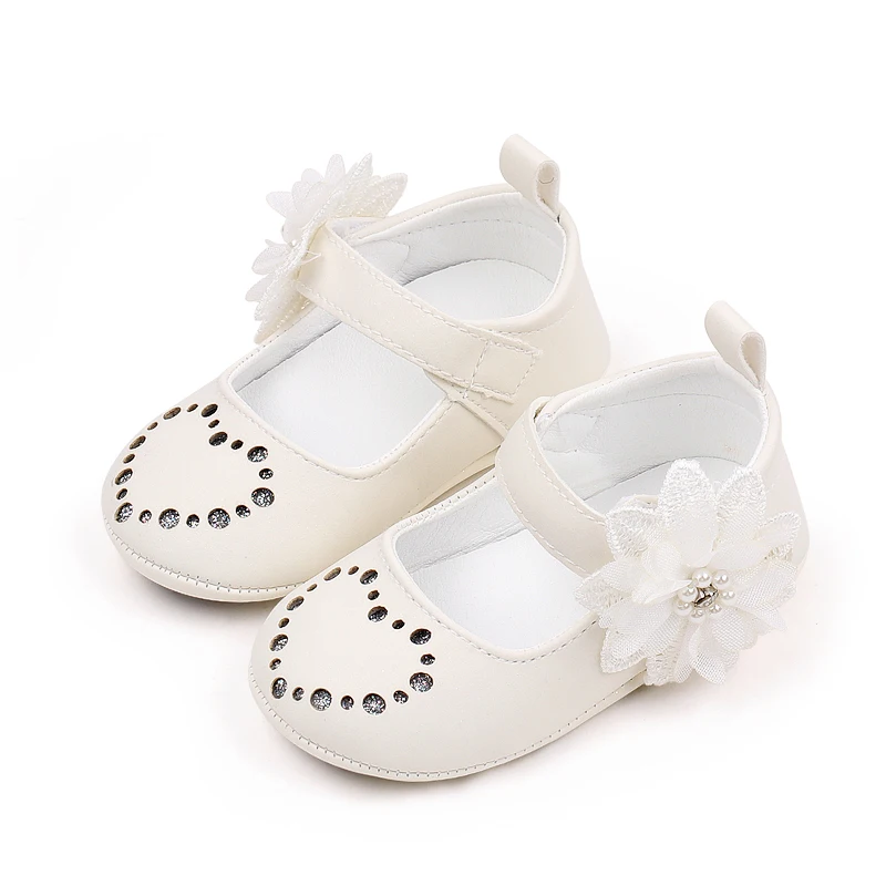 PU Leather Hollow Heart Rhinestones Lace Embroidery Flowers Solid Color Baby Girls Princess Shoes manufacture