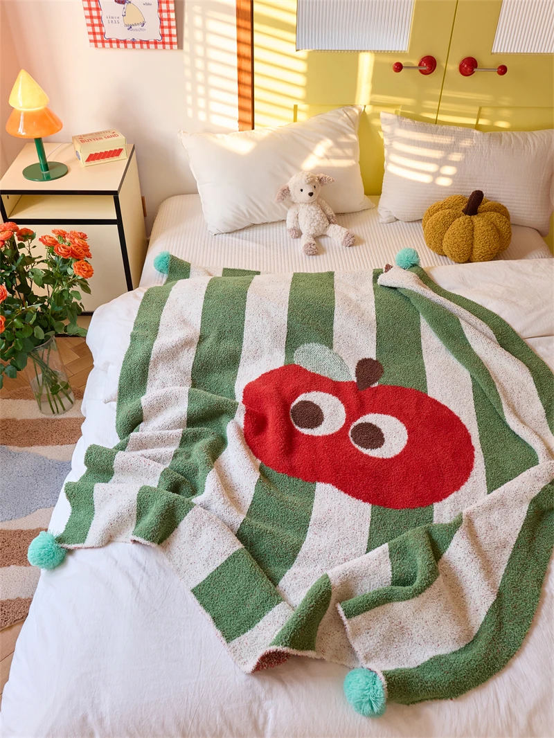 product high quality super soft 100 polyester cute cartoon apple jacquard knitted throw blanket for home decoration gift and travel lf-62