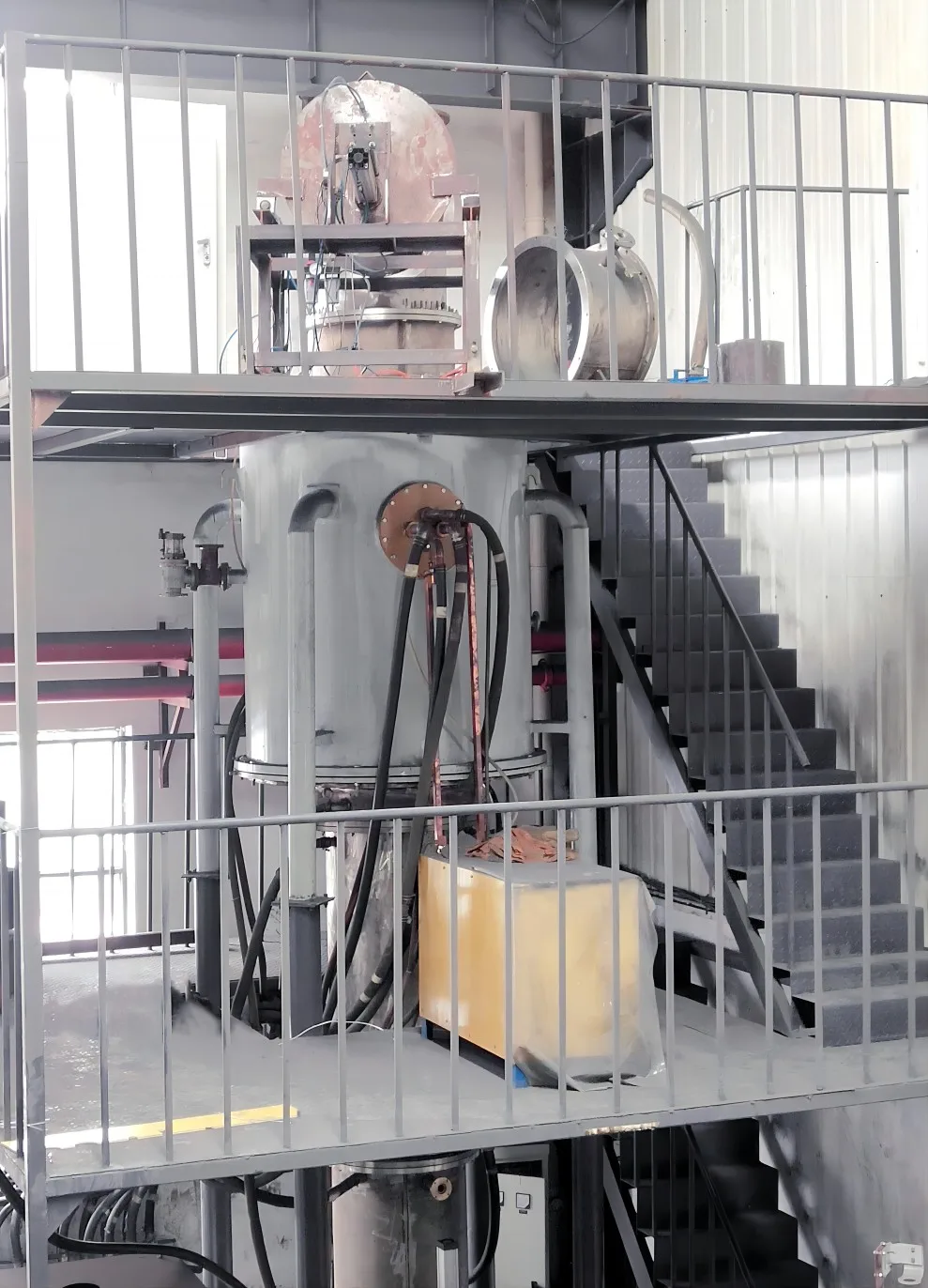 SS 304 Material Vertical Graphitization Furnace with Closed Water Cooling for Continuous Purification