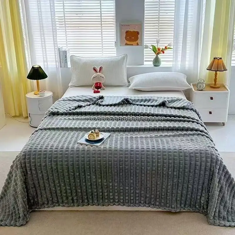 Factory Custom Colors Hand-knitted Jacquard Chenille Chunky Knit Eco-Friendly All-Season Sofa Throw Weighted Blanket 100%