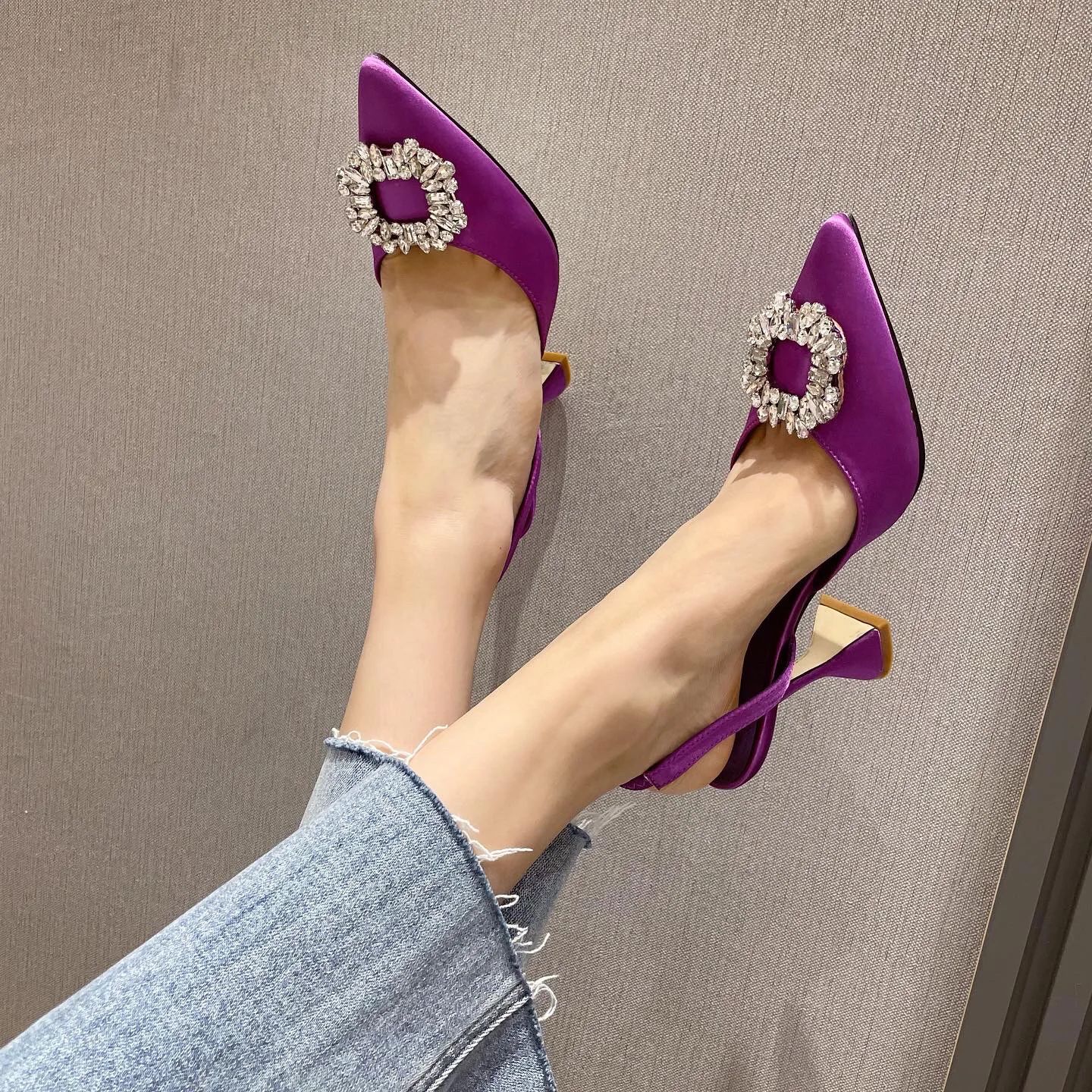 2022 Brand women Pumps luxury Crystal Slingback High heels Summer bride Shoes Comfortable triangle Heeled Party Wedding Shoes
