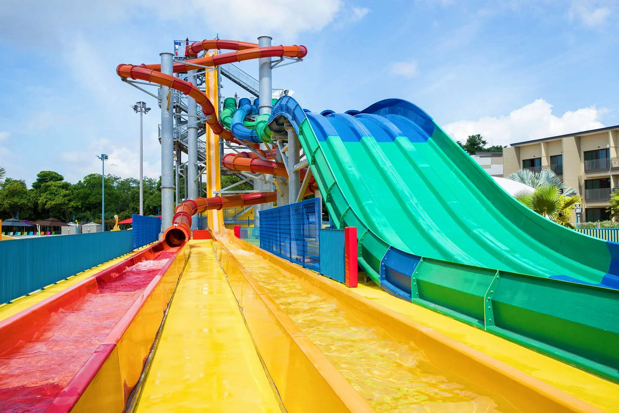 Customized Size Fiberglass Water Park Slide with 6-8mm Thickness and Over 10 Years Service Life