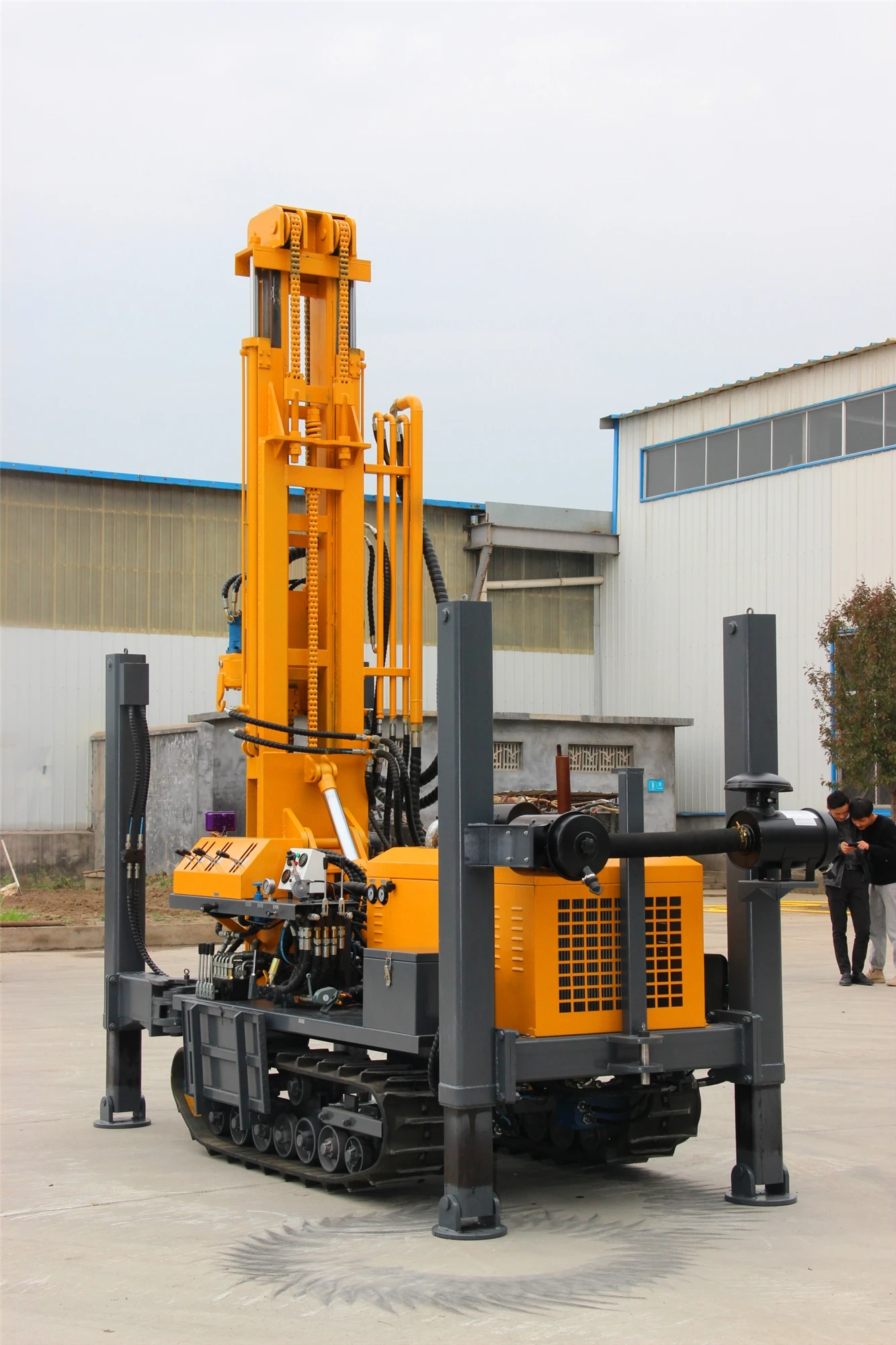 China factory HWH180 DTH crawler drilling rig for water well drilling rig machine 180m 55kw pneumatic  driven drilling depth