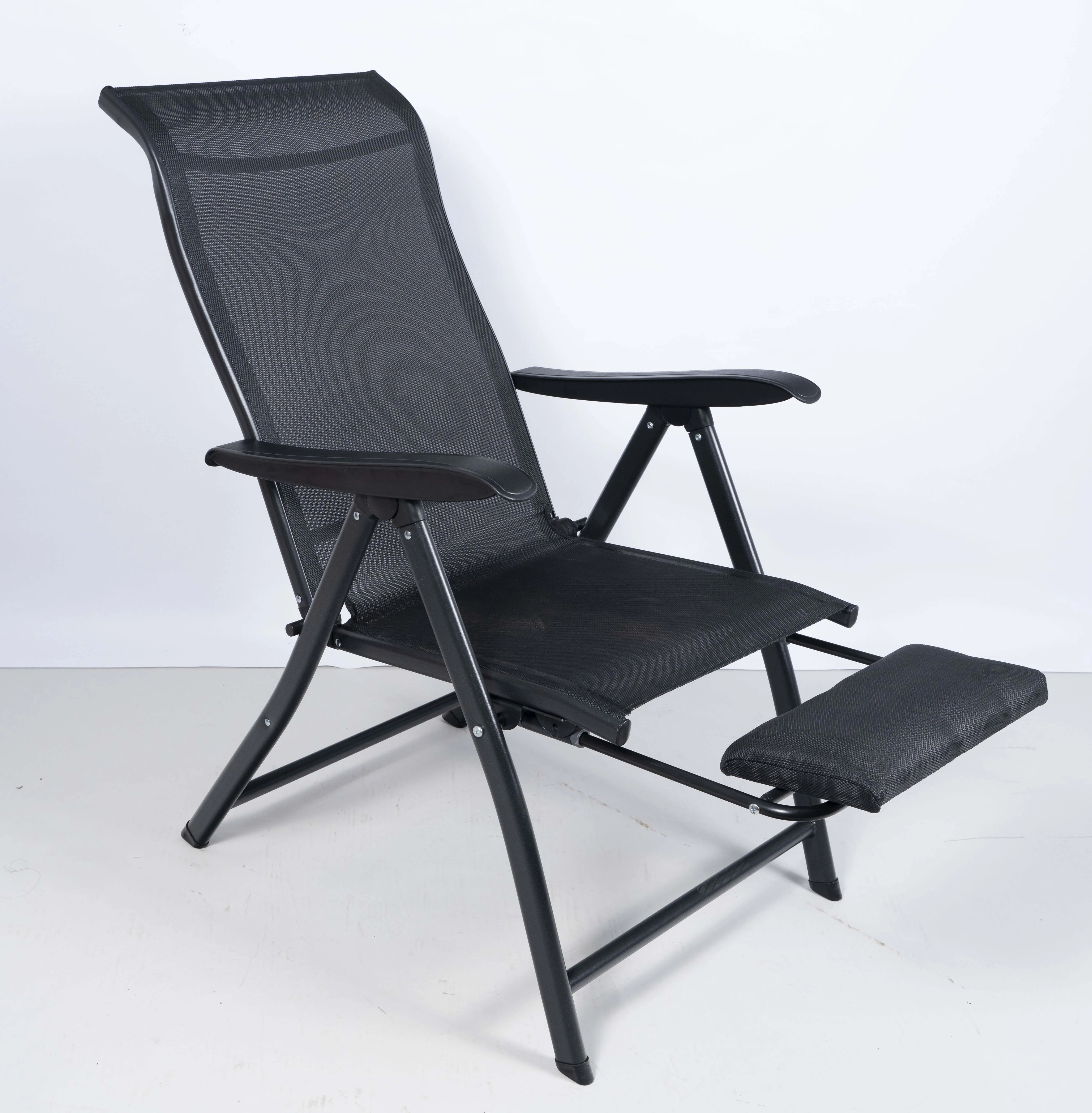 garden chair with adjustable footrest