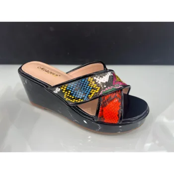 Best Selling Wholesale Outdoor Comfy Casual Ladies Slipper with Colorful Snakeskin