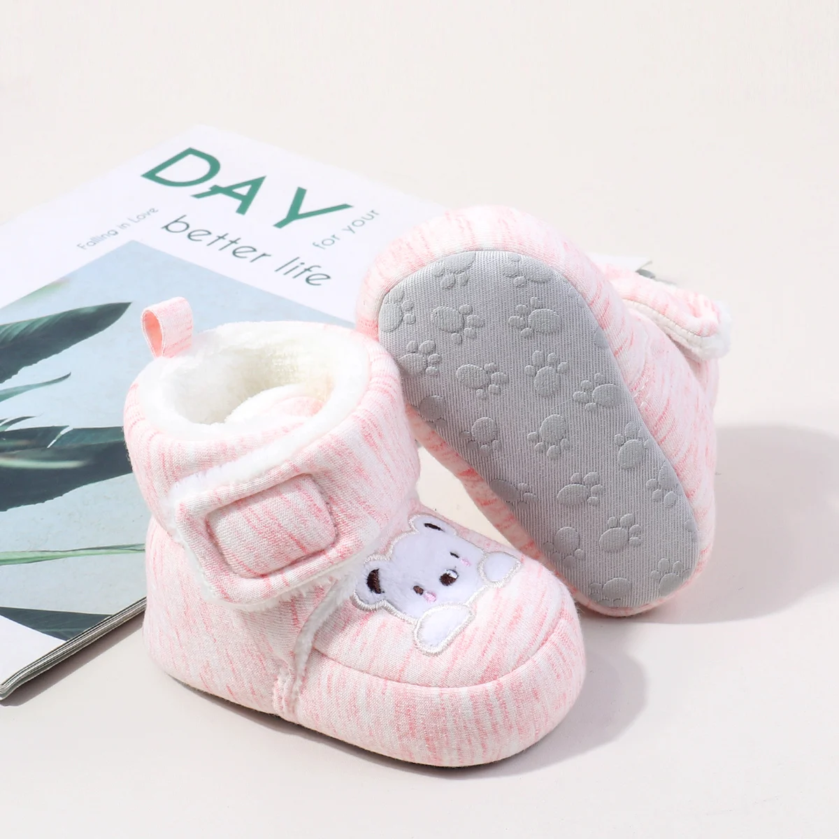 New Design Baby Winter Shoes Plush Thickened Infant Shoes Soft Soles Safety Warm Cozy Toddler Shoes details