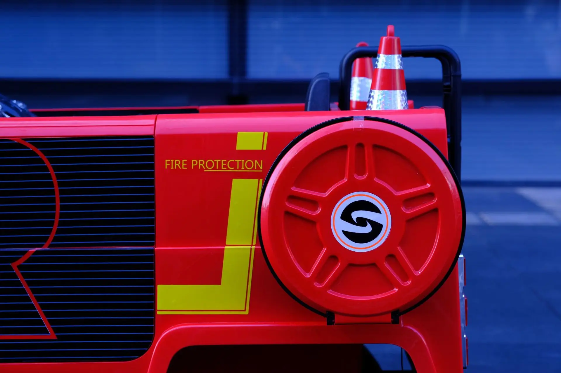 12V Electric Ride-On Toy Car For Kids 2-10 Years 13 12V Electric Ride-On Toy Car For Kids 2-10 Years