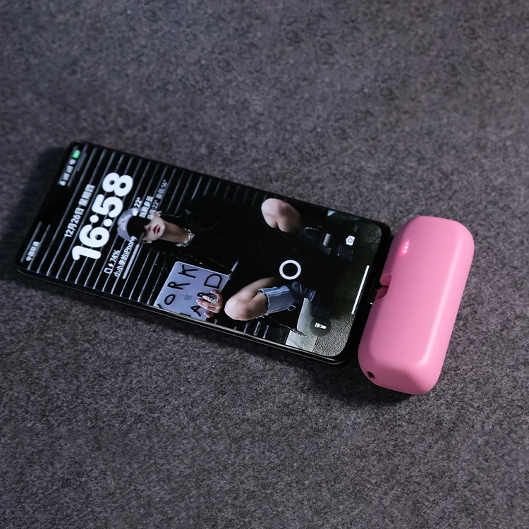 Trending Products 2025 New Arrivals PB199 20W White Black Pink Capsule Power Bank 4000mAh Built-in Foldable Usb-c Port Connector