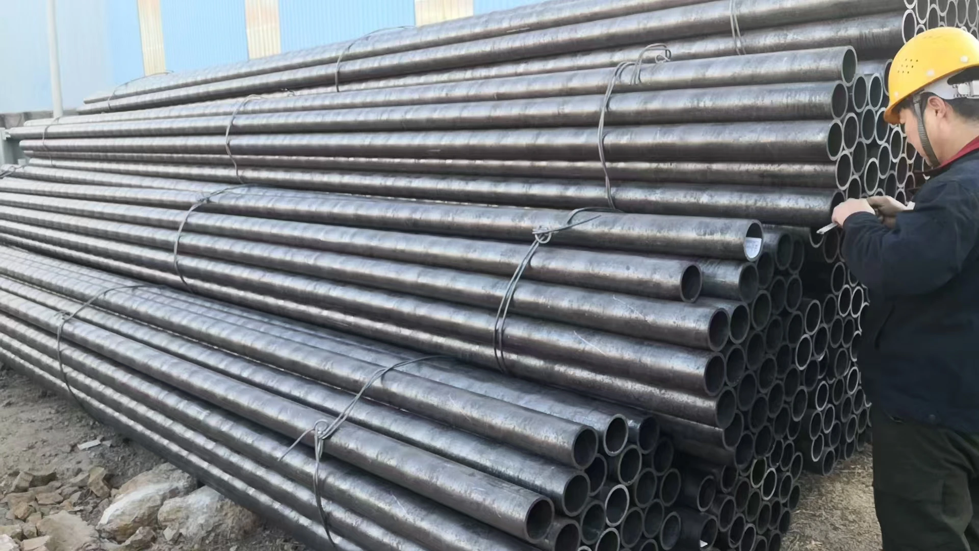 Best Selling 12m Carbon Steel Seamless Pipe for Drill Oil API Structure Applications supplier