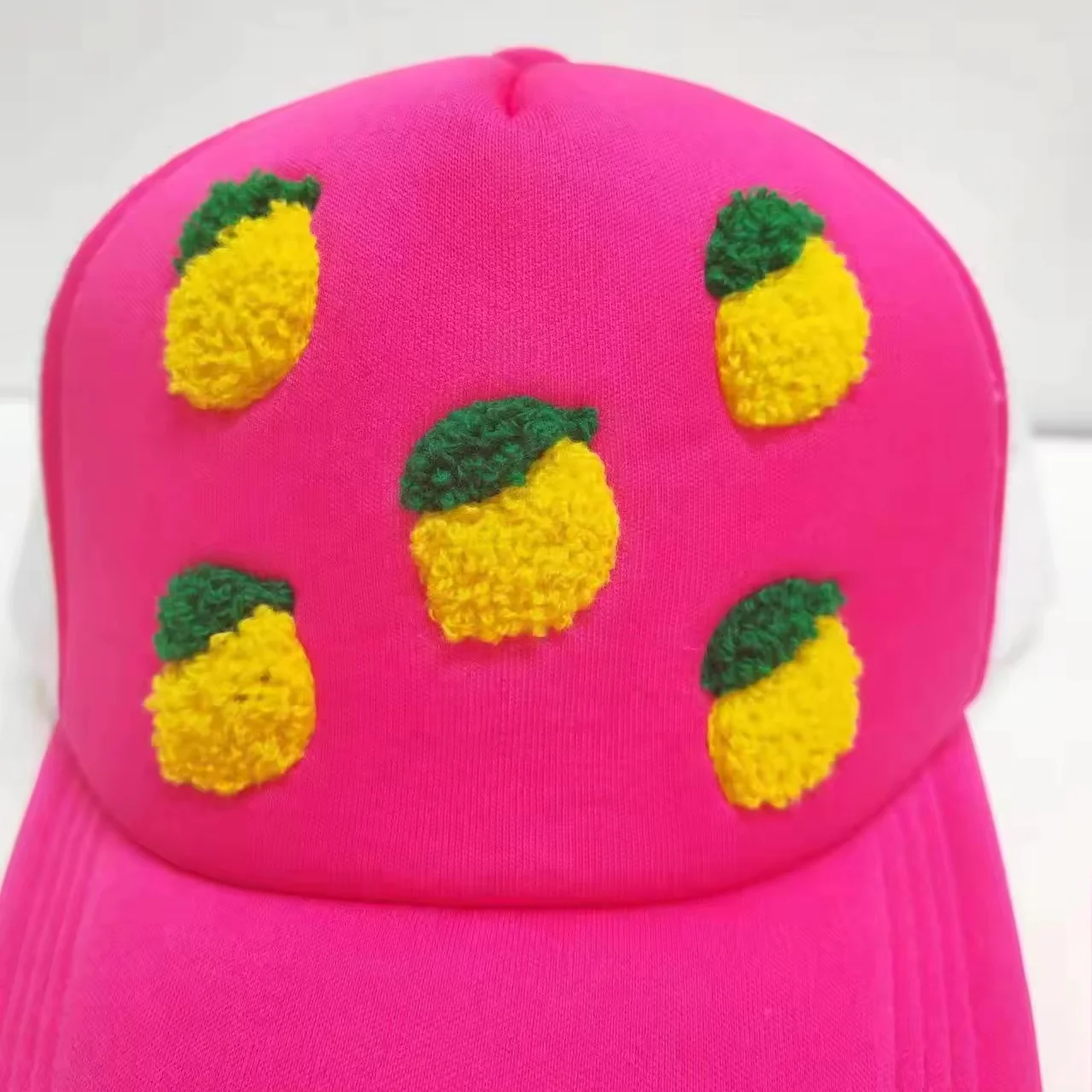 Customized Embroidery Snapback Caps Trucker Hats 6 Panel  Outdoor Hats Sports Blank Plain Mesh Baseball Caps