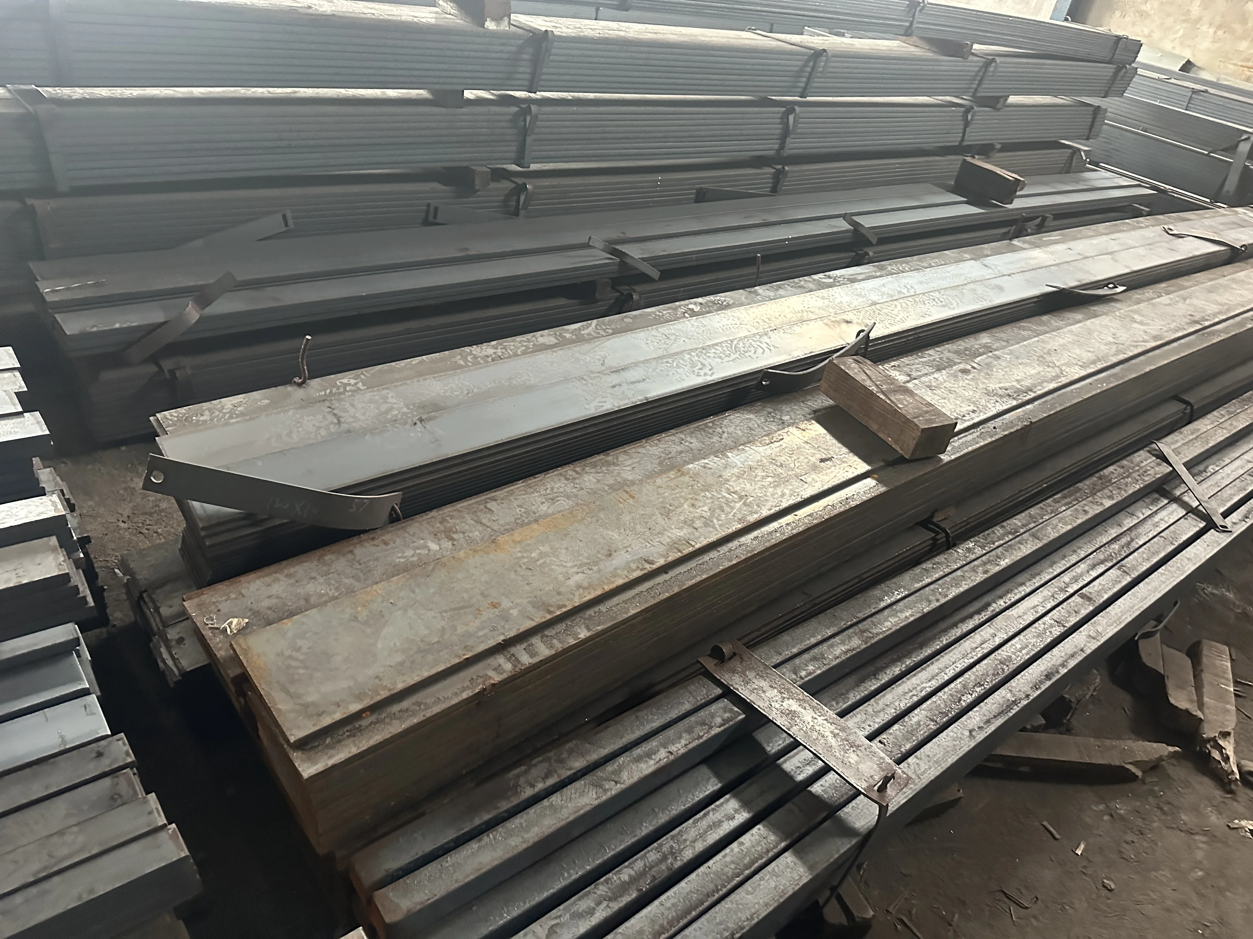 High-quality Q235B,Q345B,SS400 and ASTM A36 Hot Rolled Carbon Steel Flat Bar and Hot Rolled Slitting Flat Bar