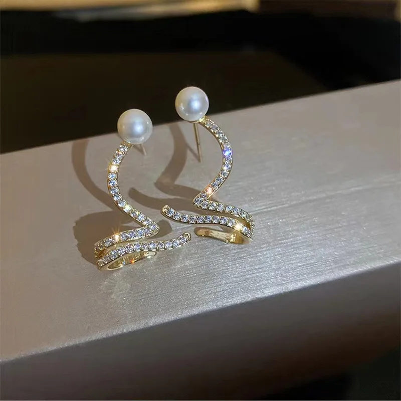 delicate Full Diamond little snake earrings super flash temperament earring advanced fashionable personality ear studs