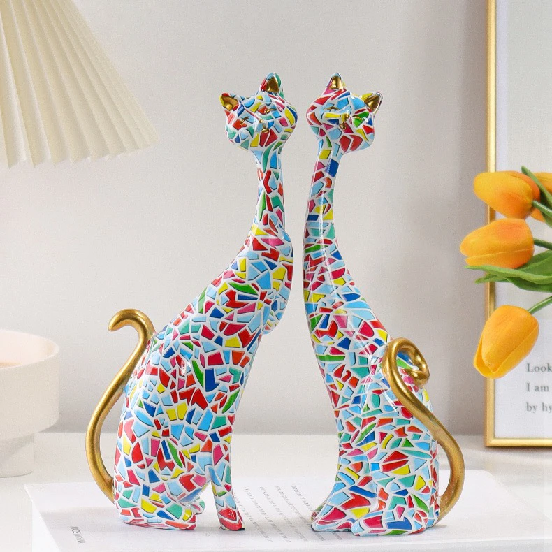 Modern Style 2 Piece Couple Cats Oil Painting Statues Room Decoration Accessories Sculptures for Home Decor Gifts Resin Crafts