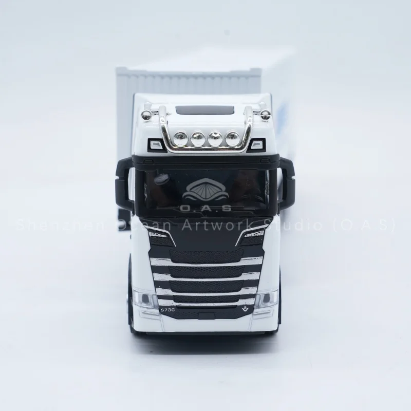 Alloy truck model, exquisite simulation craft, supported custom service. We are factory for production, can make various container truck models. Ideal as business gift, display ornament for logistics and shipping industry.Amber@vesselmodel.com Tel: +86 18038048785