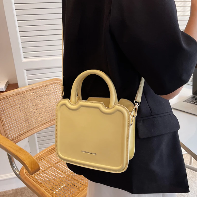 Best 2023 Spring And Summer New Trend All-Match Messenger Bag High-Quality Texture Fashion Portable Biscuit Bag