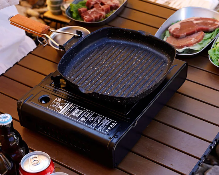 Wholesale Portable Mini Gas BBQ Grill with Smokeless Design and Safety Features for Camping manufacture
