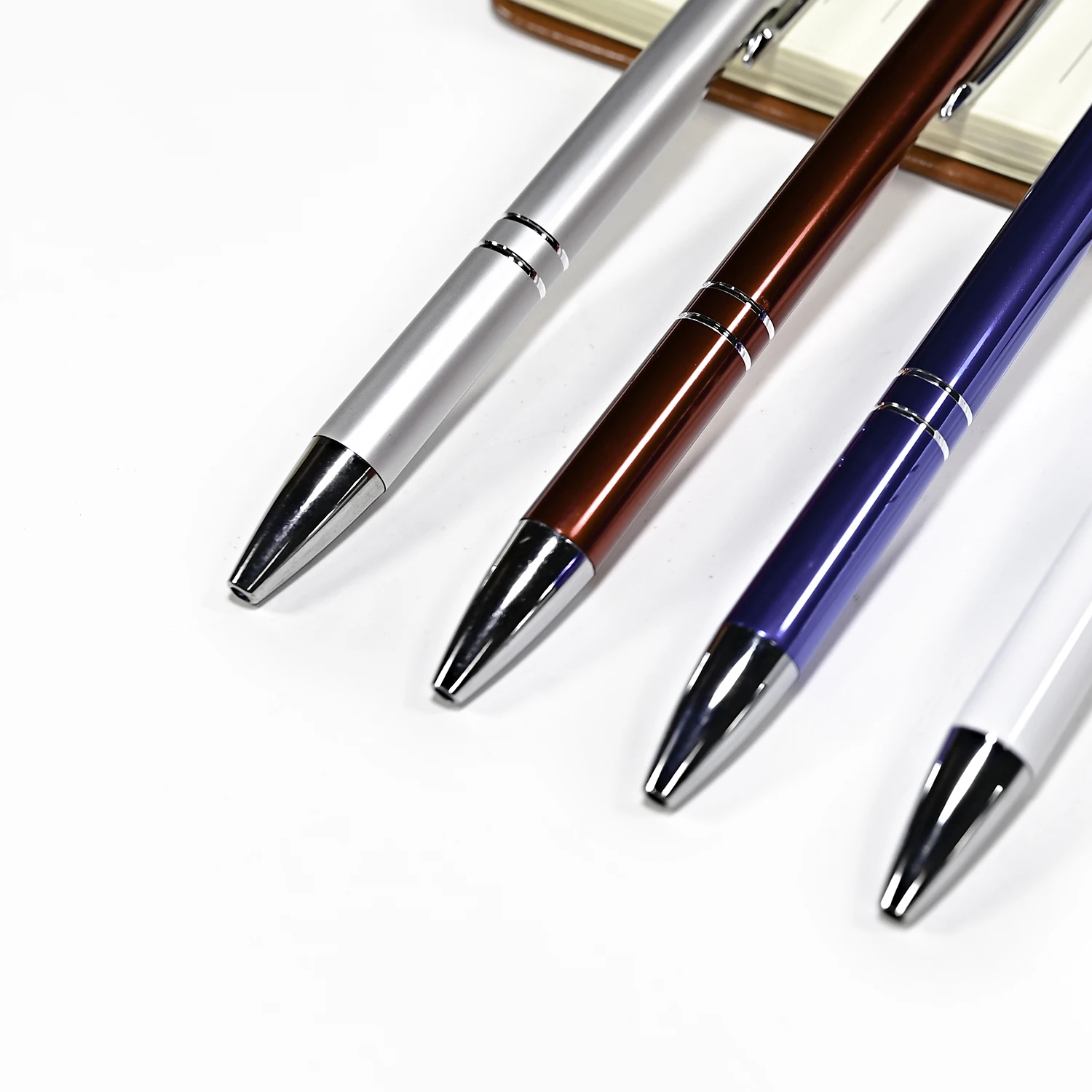 Advertising ballpoint pen wholesale personalized ballpoint pen with custom logo