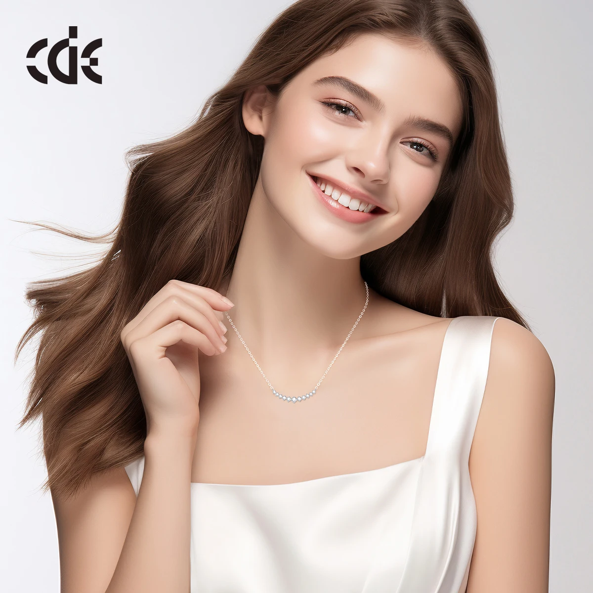 CDE CZYN034 Fine 925 Sterling Silver Jewelry Luxury Necklace Design Sense Zircon Senior Clavicle Chain Charm Necklace