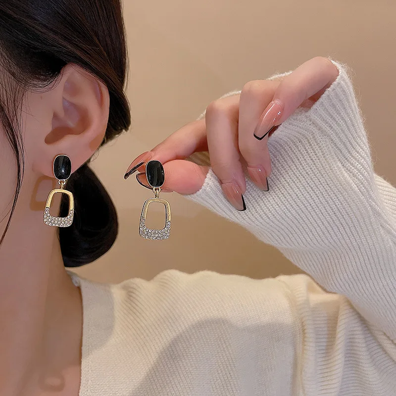 LIANSHANGYI Korean Version Of New High Quality Fashion Personality Rhinestone Geometric Earrings For Women