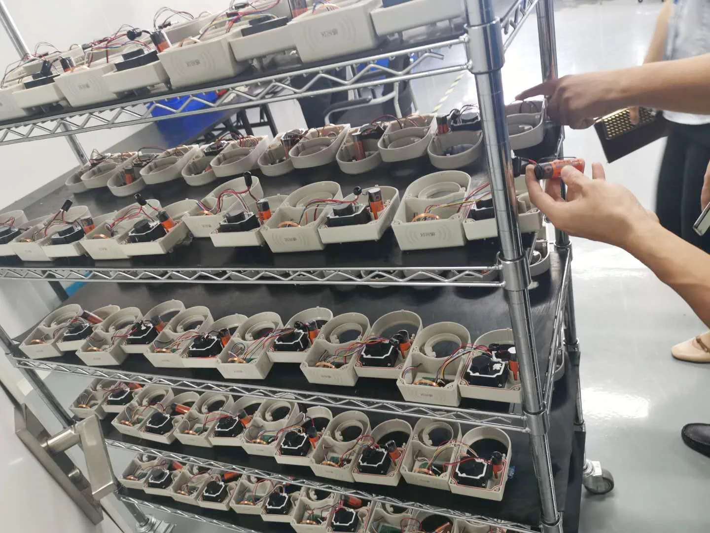 Высокоемкий беспроводной интеллектуальный радиочастотный счетчик воды Laura с предоплатой, заводская продажа, IP68, с разделенной клавиатурой, высокоемкая батарея, OEM 26