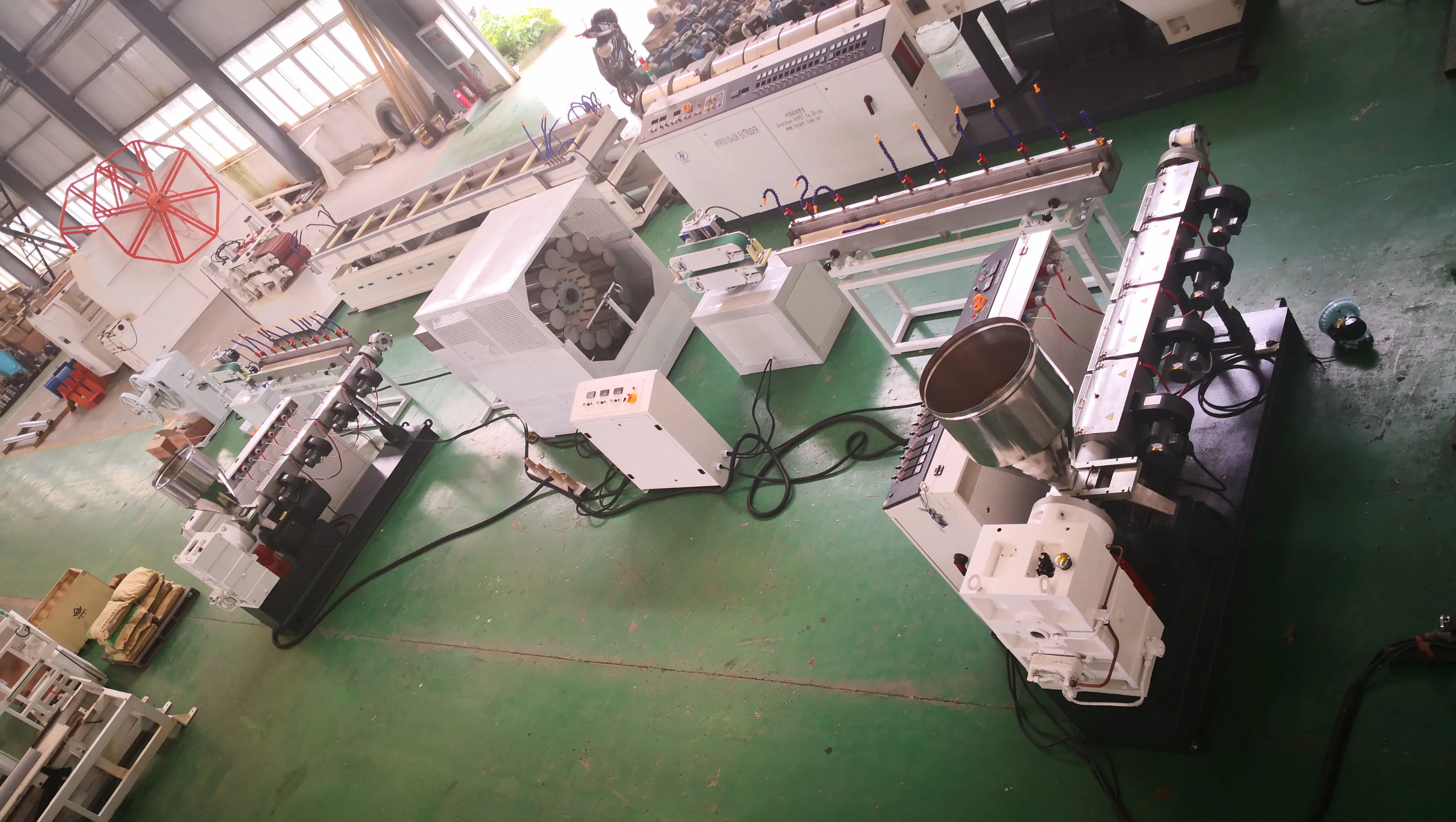 Hypet Plastic PVC Garden Flexible Fiber Renforced Pipe Making Machine / PVC Garden Tapis de production 0