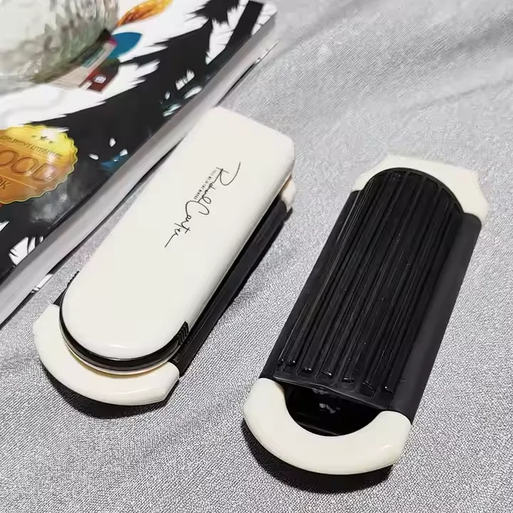 Wholesale Custom Mini Foldable Comb Makeup Mirror Cute Cartoon Design Plastic Handle Foldable Hair Brush for Air Cushion Comb manufacture