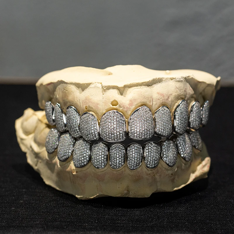 Hip Hop Customize Iced Out Teeth Grillz 925 Sterling Silver Grillz