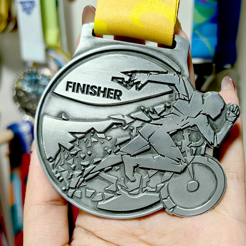 Custom 3D Sports Running Marathon Race Medal Silver Zinc Alloy Metal Sport Medals with Ribbon supplier