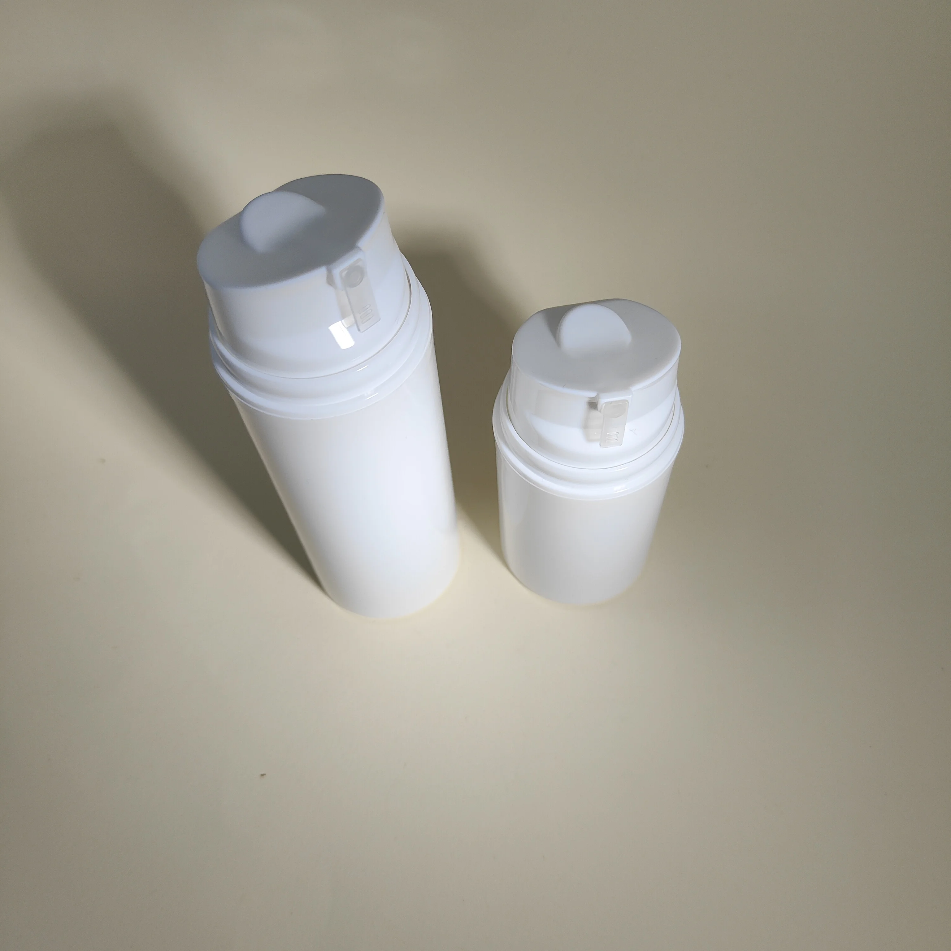 150ml hot sale vacuum lotion bottle white round body wash bottle cosmetic plastic essence bottle-27