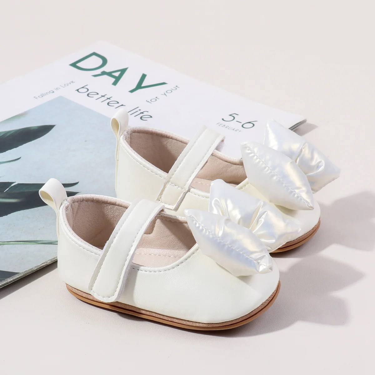 High Quality Anti-slip TPR Outsole Big Bowknot Design Princess Baby Girl Shoes details
