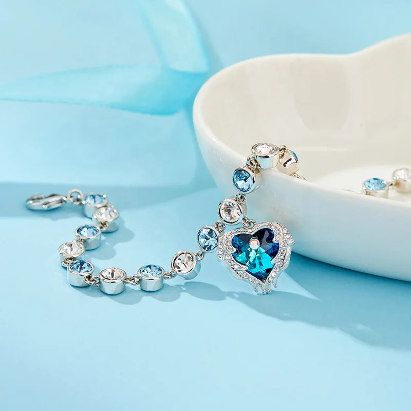 CDE Design Love Women Gift Jewelry Healing Stone Crystal Bracelet Gemstone with charm