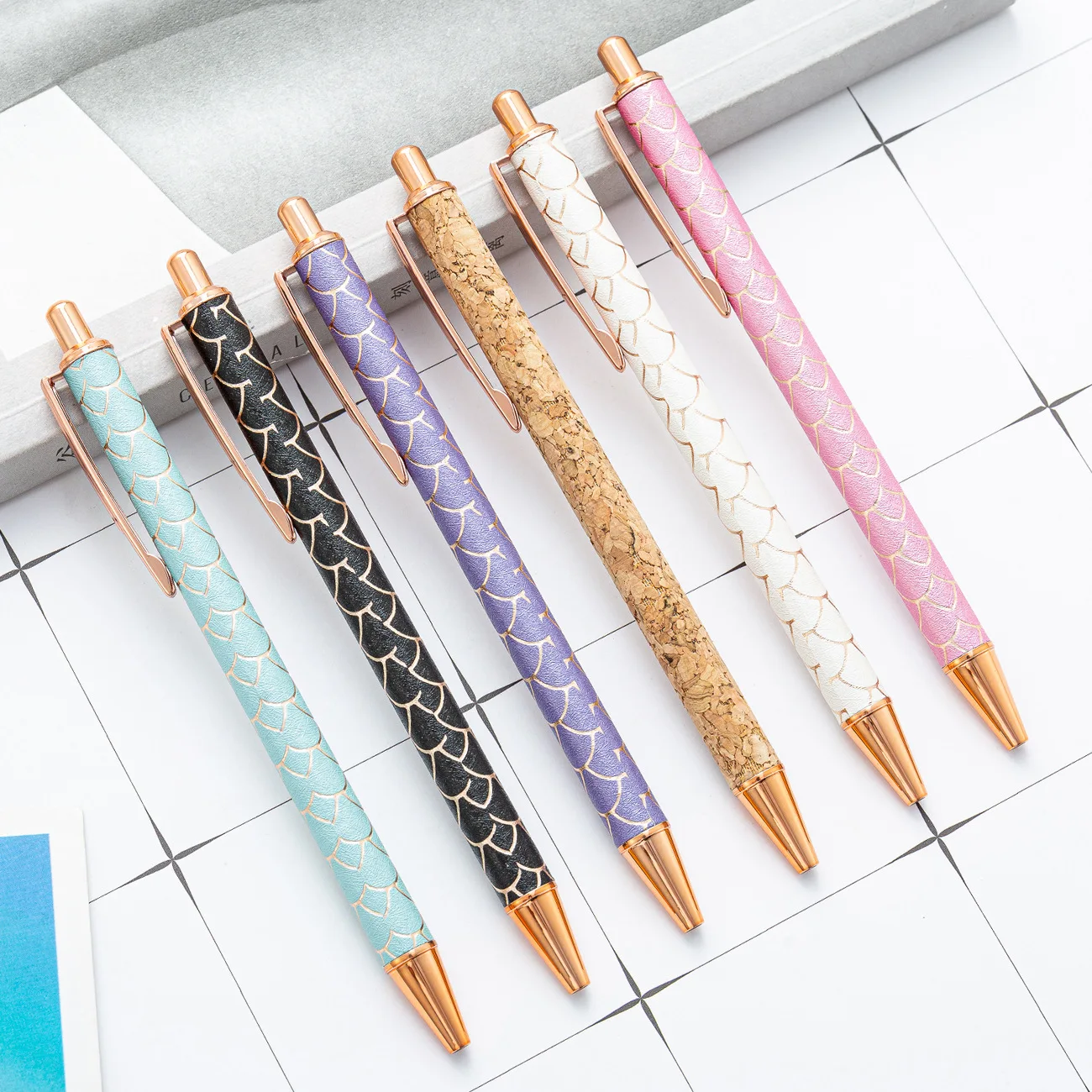 Wholesale Colorful Smooth Continuous Ink Writing Diamond Metal Gift Press Pen Custom Ball-point Pens With Custom Logo