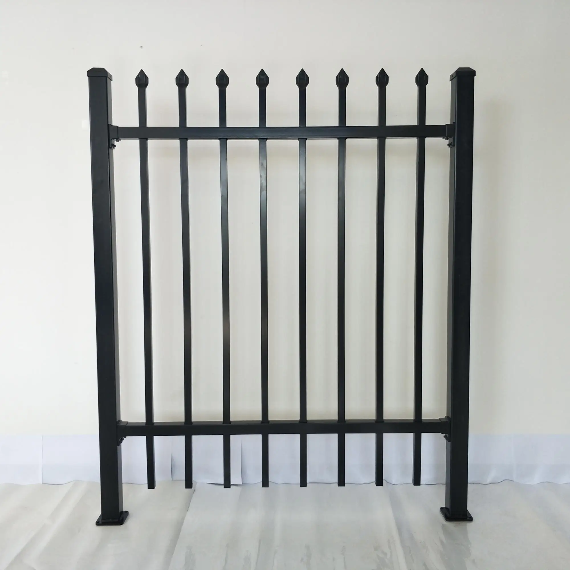 Aluminum Residential or Commerical Safety Fence Metal Garden Fence with modern styles