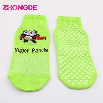 China Custom Knitted trampoline socks green hospital socks non slip