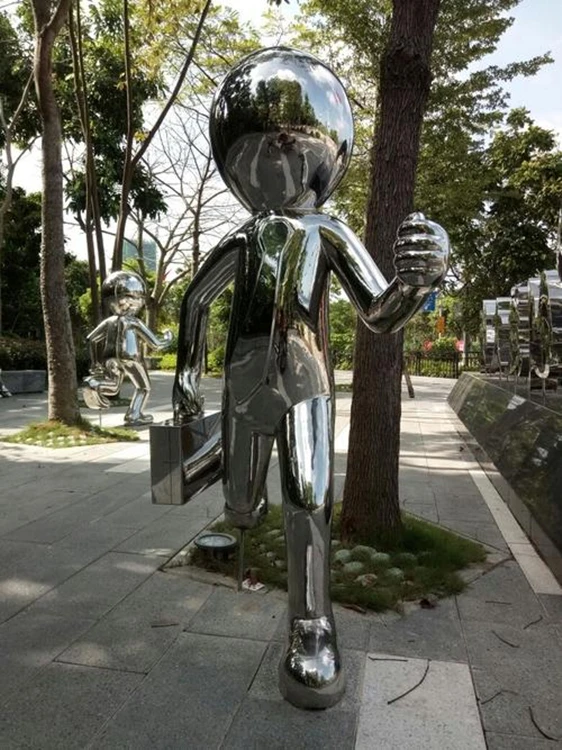 大型镜子人物雕塑现代艺术户外装饰男女不锈钢雕塑待售