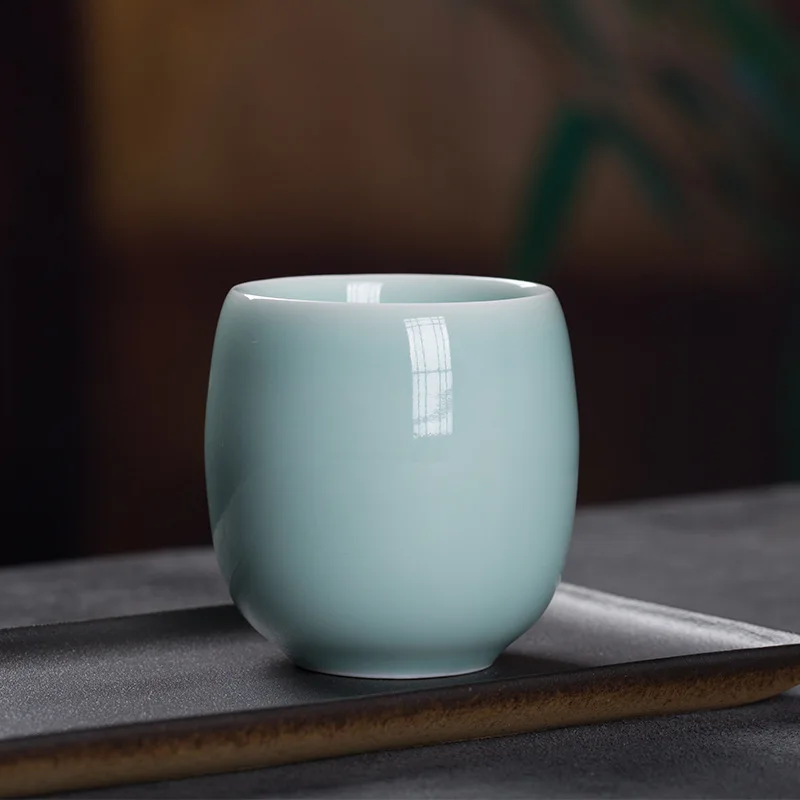 product wholesale chinese design daily use luxury celadon large tea cup ceramic kung fu tea single cup tea bowl gift cup506-10