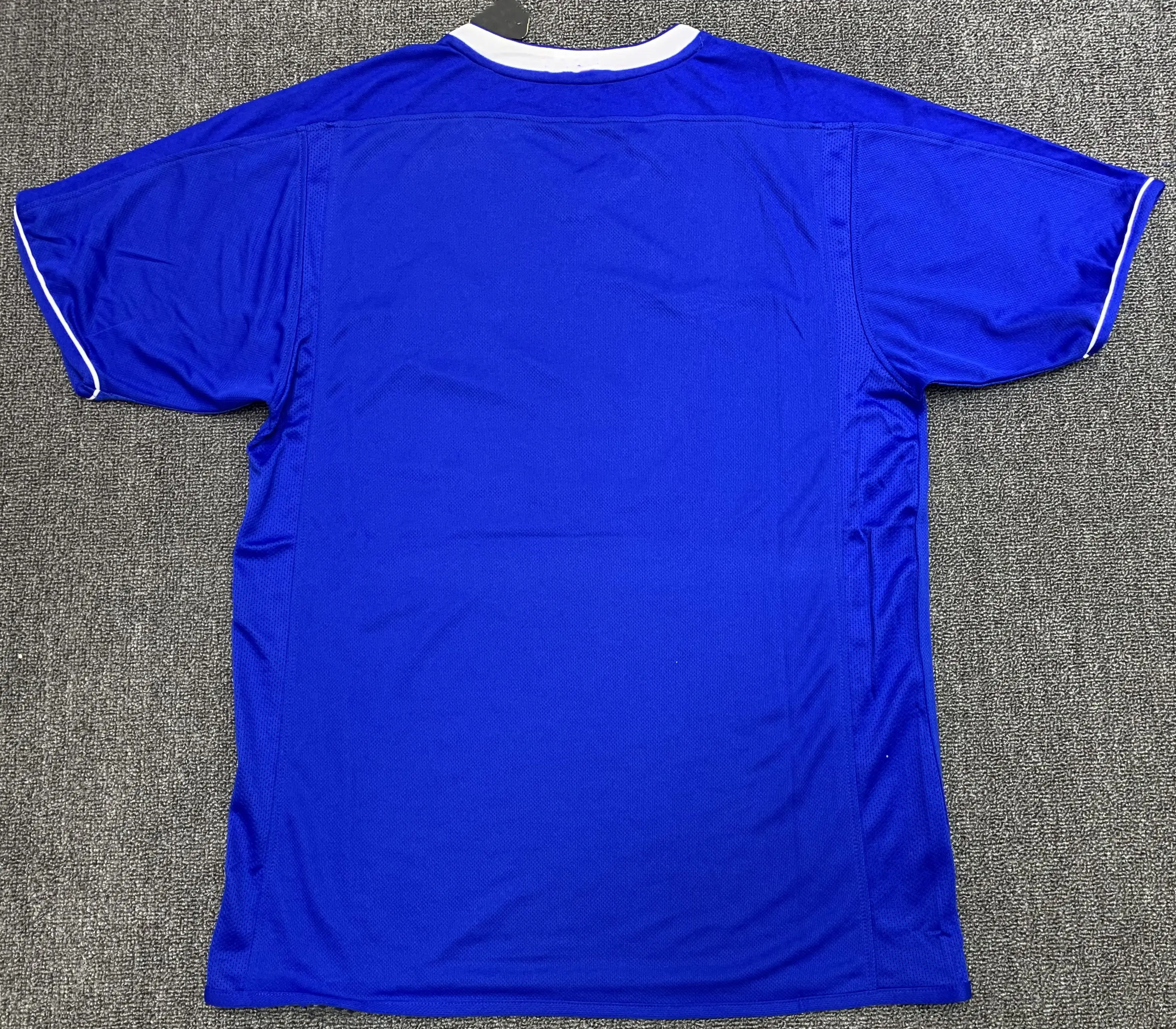 In Stock Wholesale Thaiquality Breathable Quick Dry Classic Retro Shirt Custom Football Jerseys