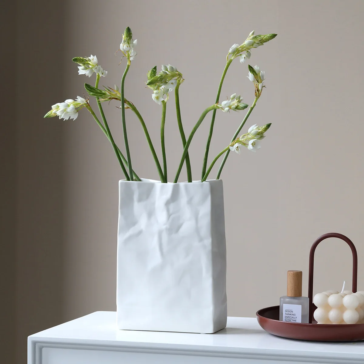 Nordic Handmade Custom Nordic Minimalist Modern Porcelain Ceramic Vase for Interior Decorations