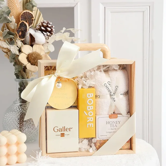 Wholesale Custom Creative Wooden accompanying Gift Box Acrylic Bridesmaid Pull Gift Candy Packing Box