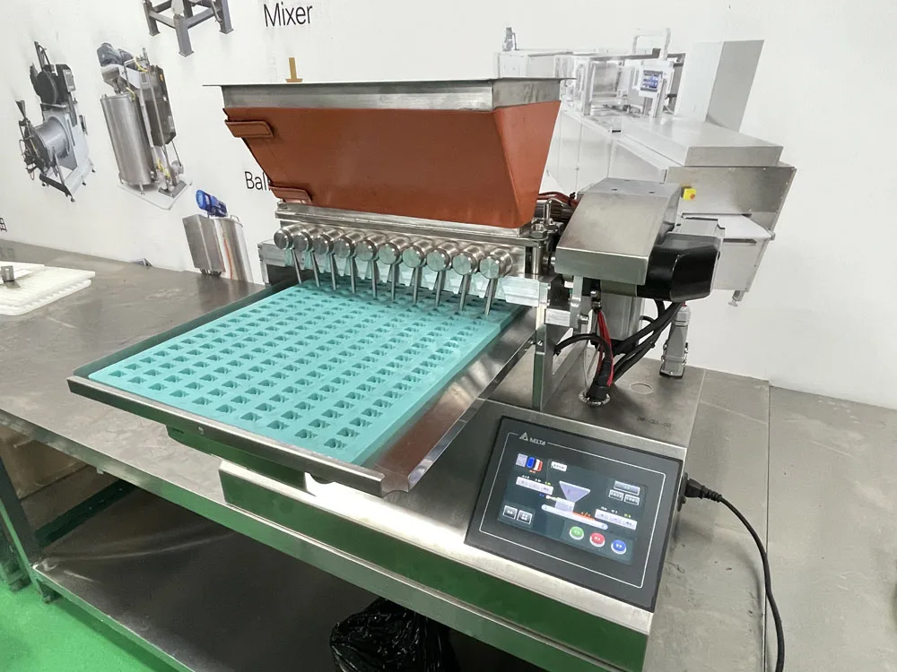 LST Top selling   candy making machine gummy bear machine