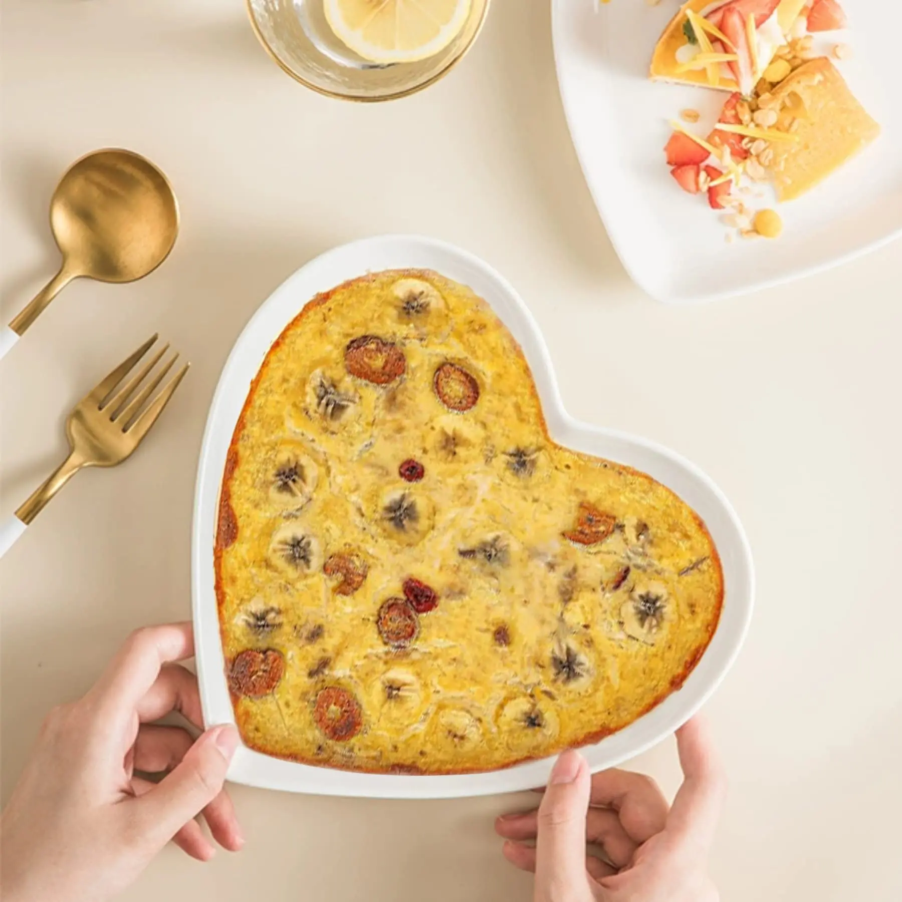 Hot Sale Ceramic Soup and Cereal Bowls Set Heart-Shaped Porcelain Soy Sauce Mini Side Seasoning Jam Dessert Party Dish details