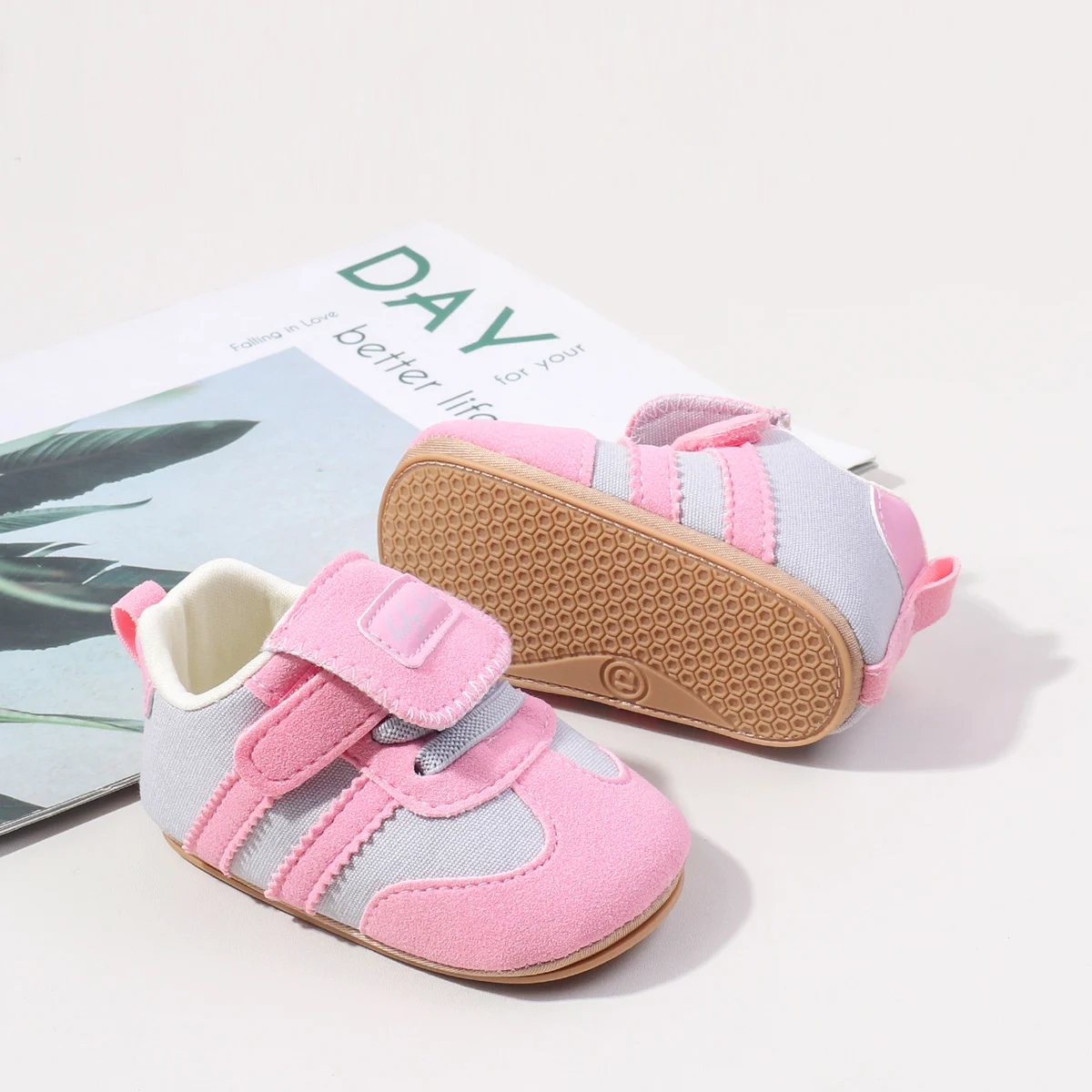 2025 Unisex Baby Toddler Sports Shoes Hot Selling Breathable Anti-Slippery Fashionable Trend for Boys Girls Spring Autumn Rubber details